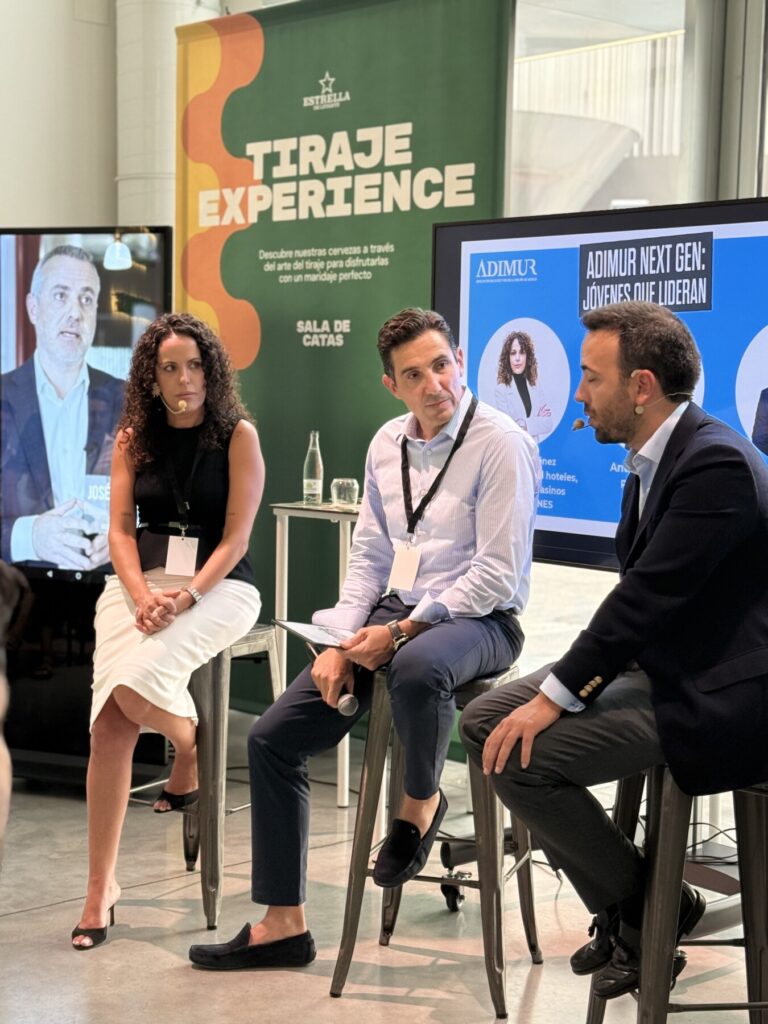 Lourdes Giménez, Antonio López y Francisco Miñarro durante el encuentro / Adimur.