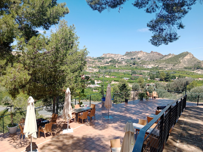 Terraza del restaurante con vistas al Valle de Ricote / AgroMarketing.