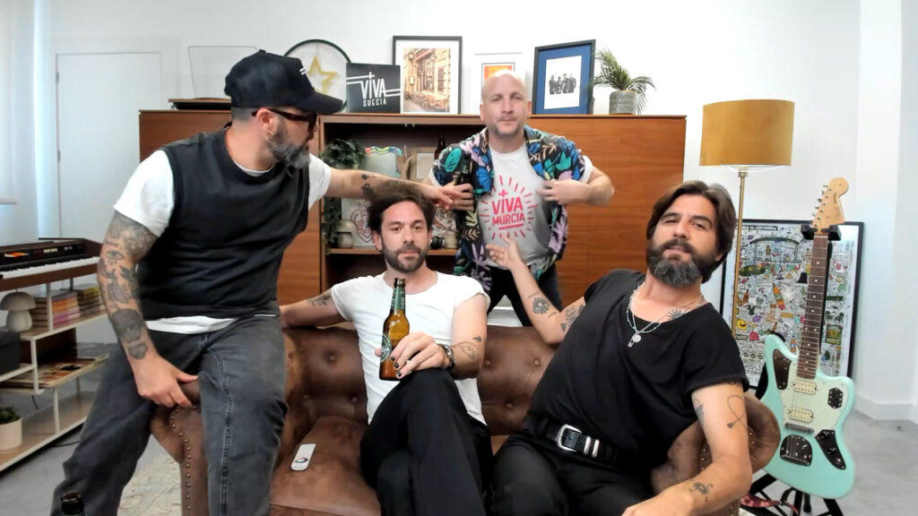 Integrantes de la banda en la campaña / Estrella de Levante.